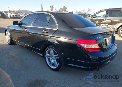 2009 Mercedes-Benz C 350 Sport z USA, uszkodzony, nr VIN WDDGF56X89R055440